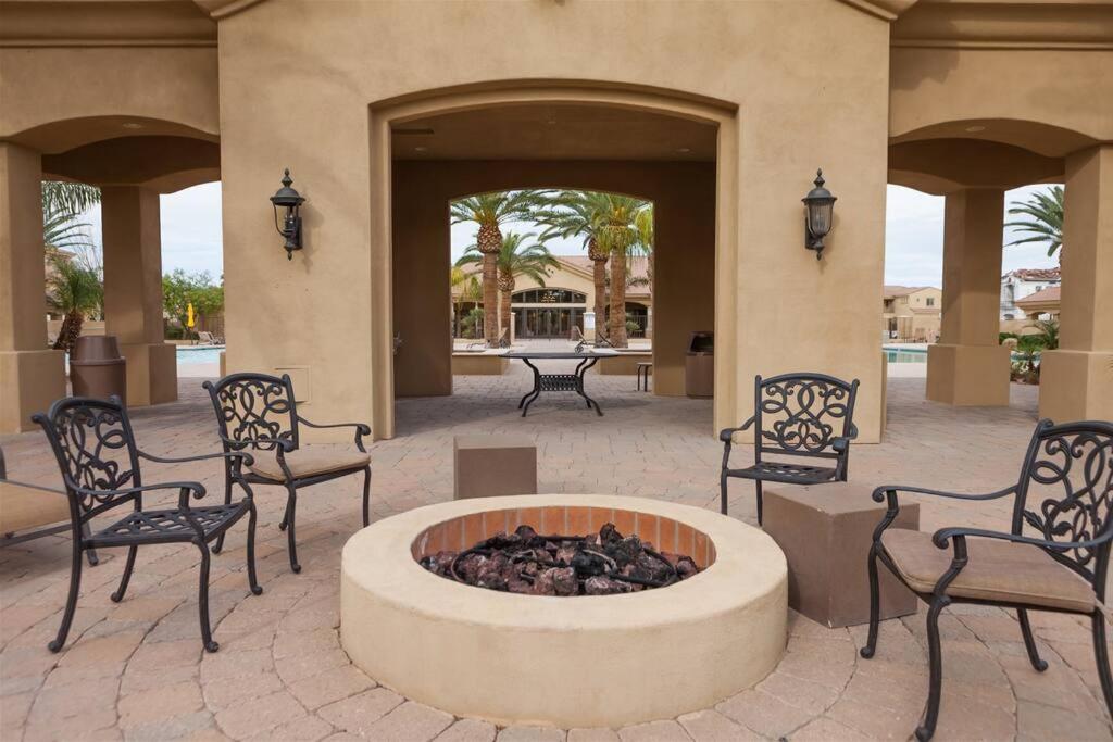 Gated Townhouse With Heated Pool, Hot Tub, Near Us60 Villa Mesa Exterior photo
