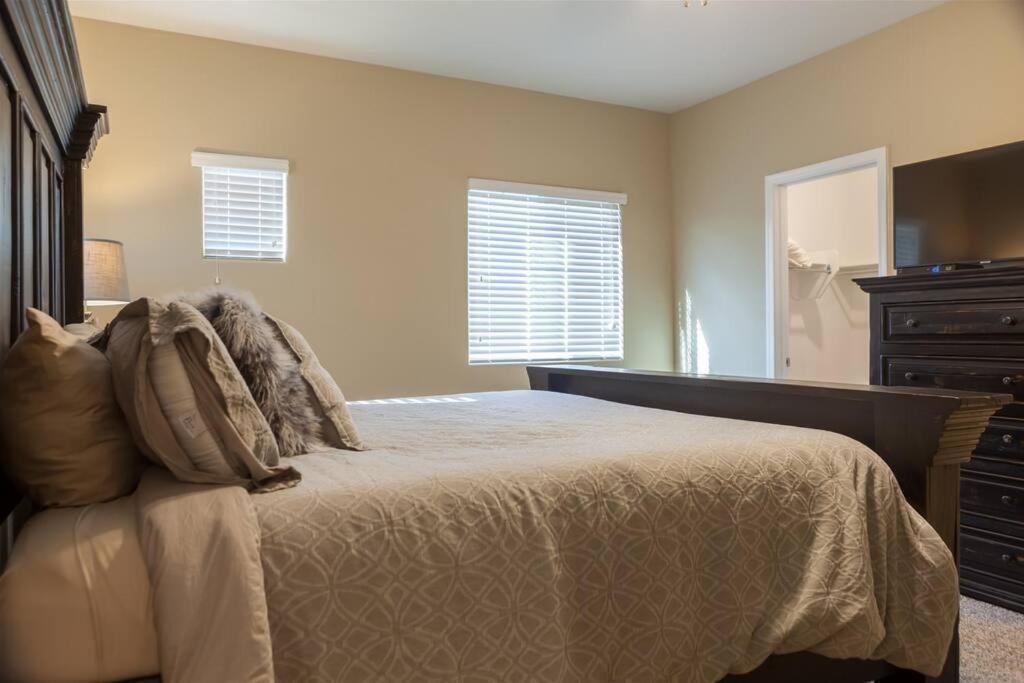 Gated Townhouse With Heated Pool, Hot Tub, Near Us60 Villa Mesa Exterior photo
